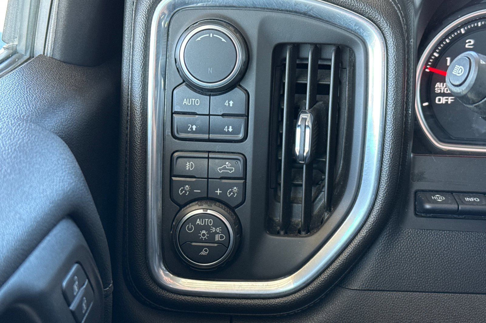 Used 2019 Chevrolet Silverado 1500 High Country w/ Technology Package image 35