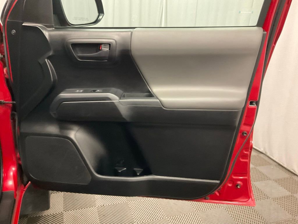 Used 2022 Toyota Tacoma SR AWD/4WD image 30