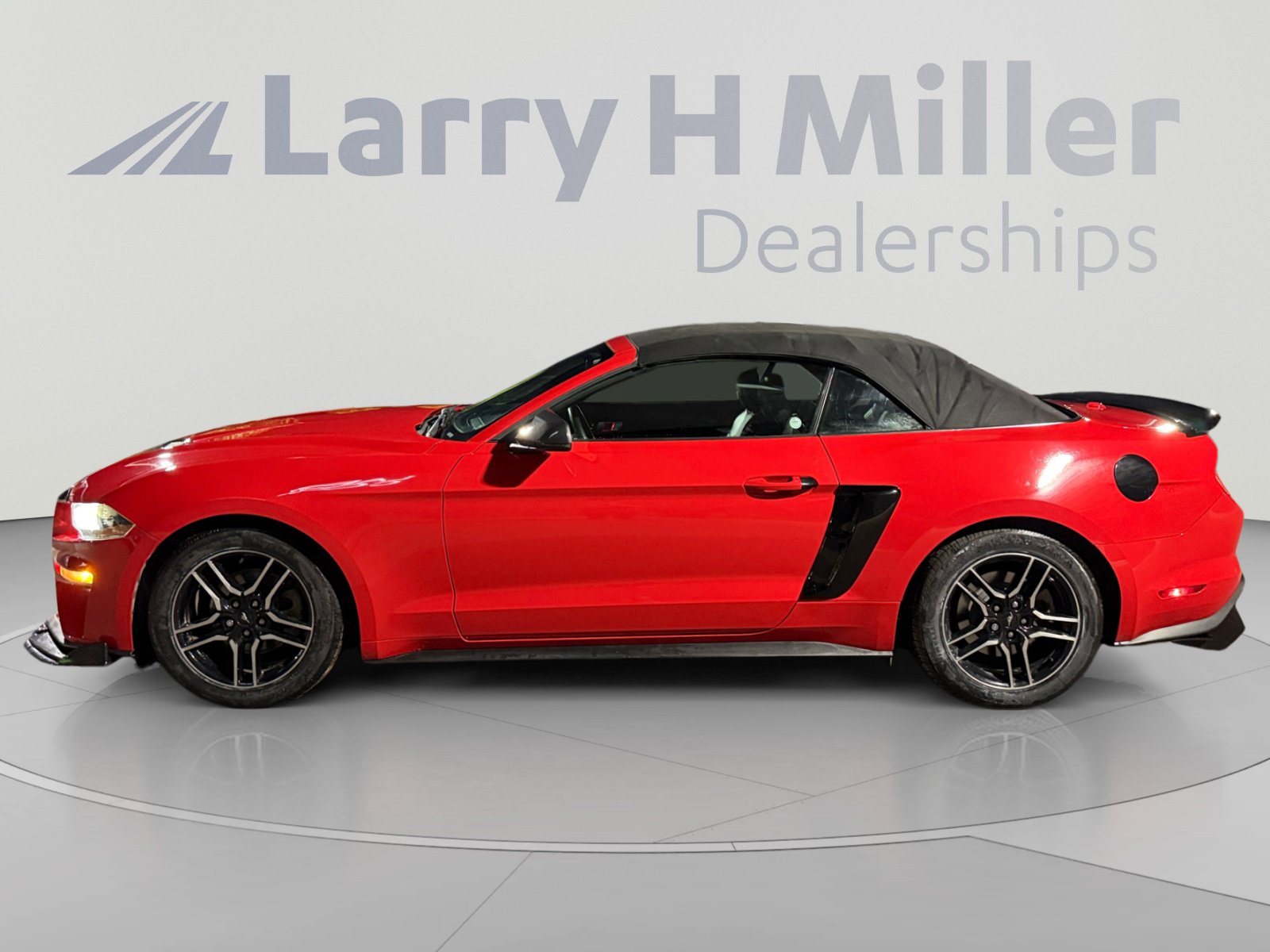 Used 2019 Ford Mustang Premium RWD image 2