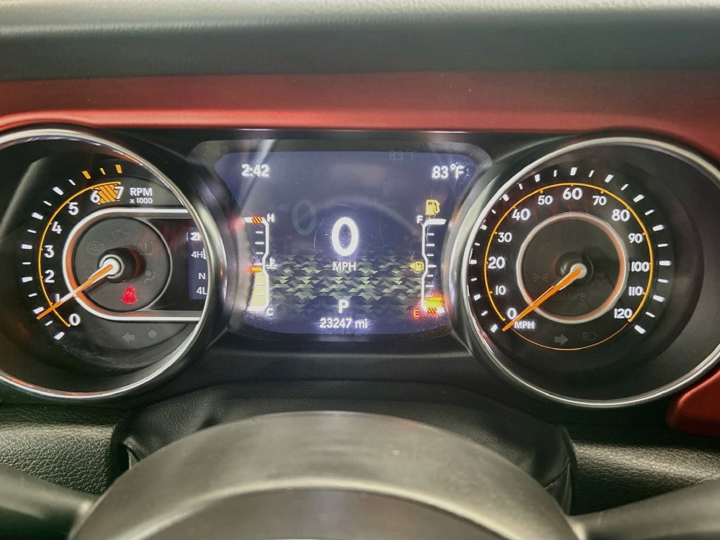 Used 2023 Jeep Wrangler Unlimited Rubicon w/ Cold Weather Group AWD/4WD image 33