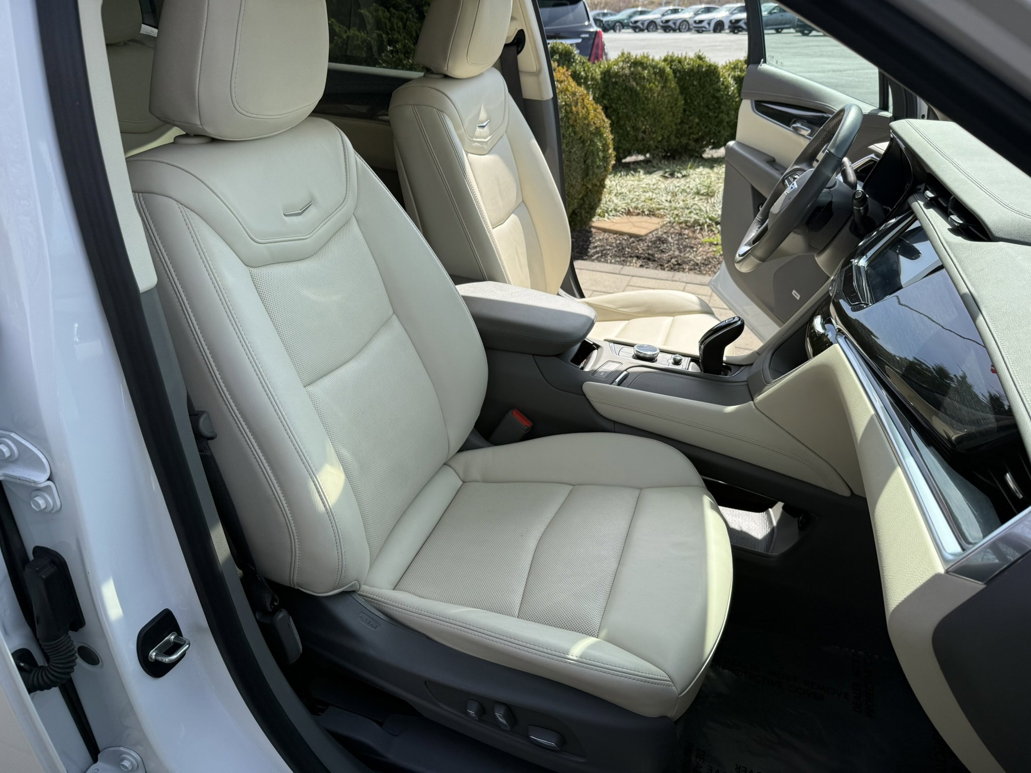 Used 2023 Cadillac XT6 Premium Luxury w/ Technology Package image 22