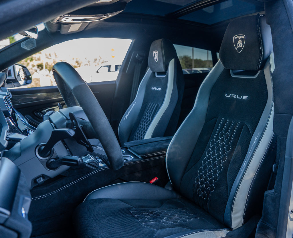 Used 2024 Lamborghini Urus Performante AWD/4WD image 19