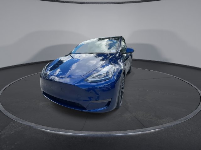 Used 2024 Tesla Model Y Long Range AWD/4WD image 3