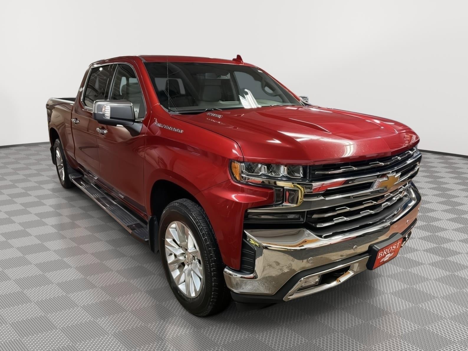 Used 2022 Chevrolet Silverado 1500 LTZ w/ LTZ Convenience Package II AWD/4WD image 3