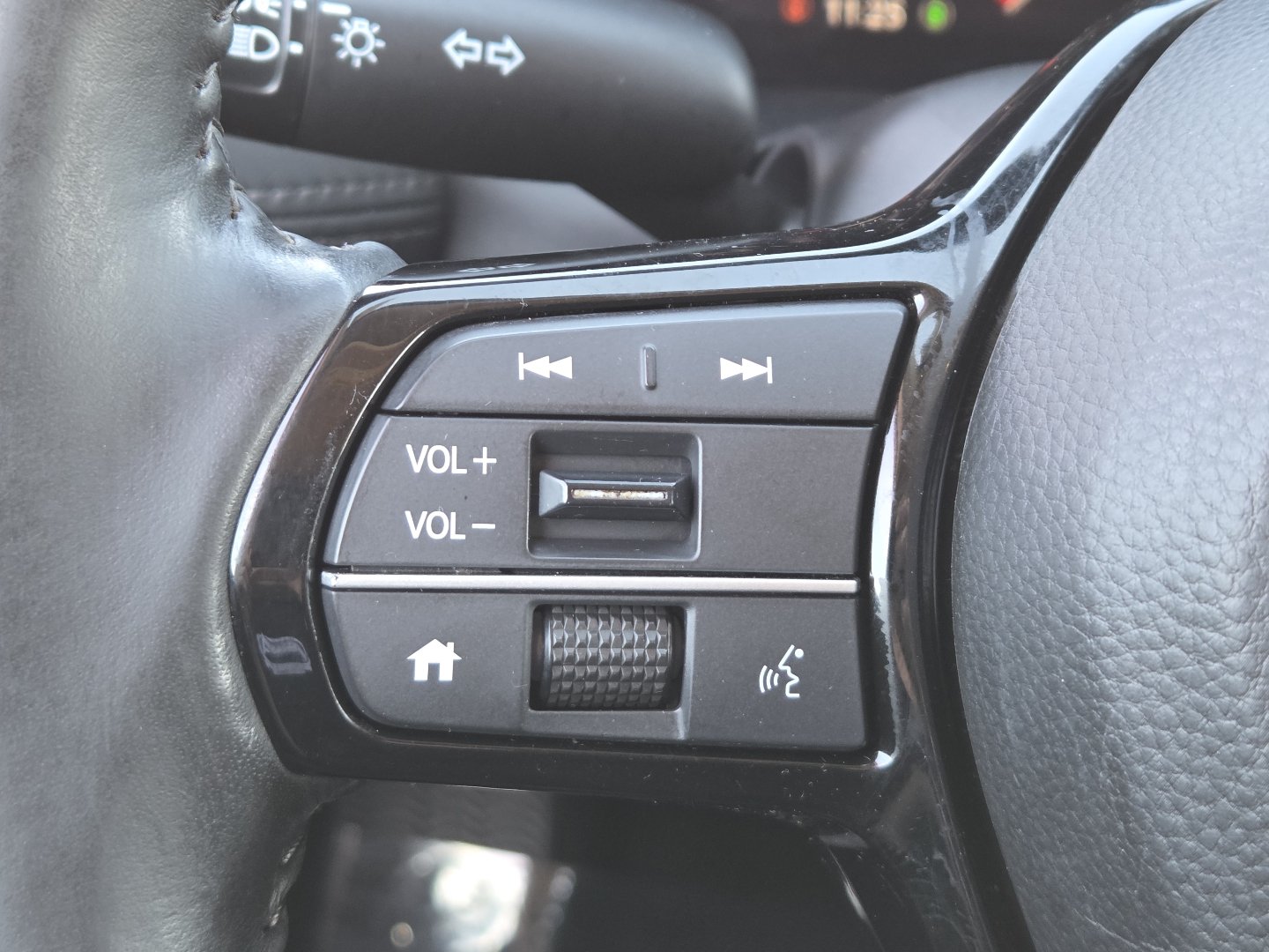 Used 2024 Honda HR-V EX-L image 32