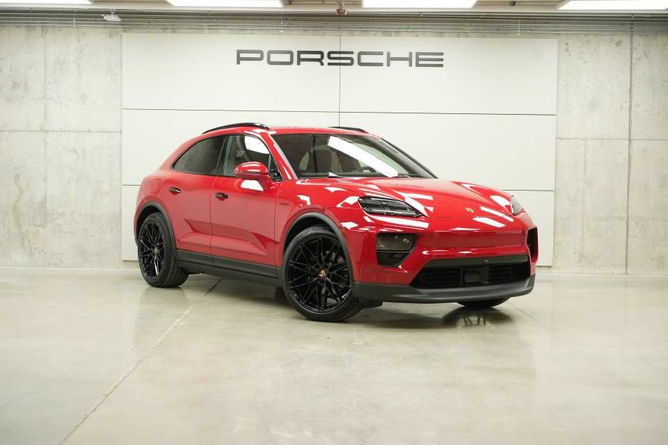 New 2026 Porsche Macan 4 Electric AWD/4WD image 9