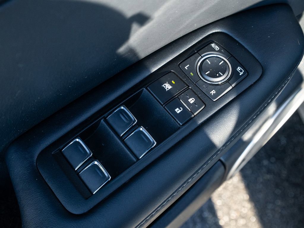 Used 2022 Lexus RX 450h AWD w/ Luxury Package image 26