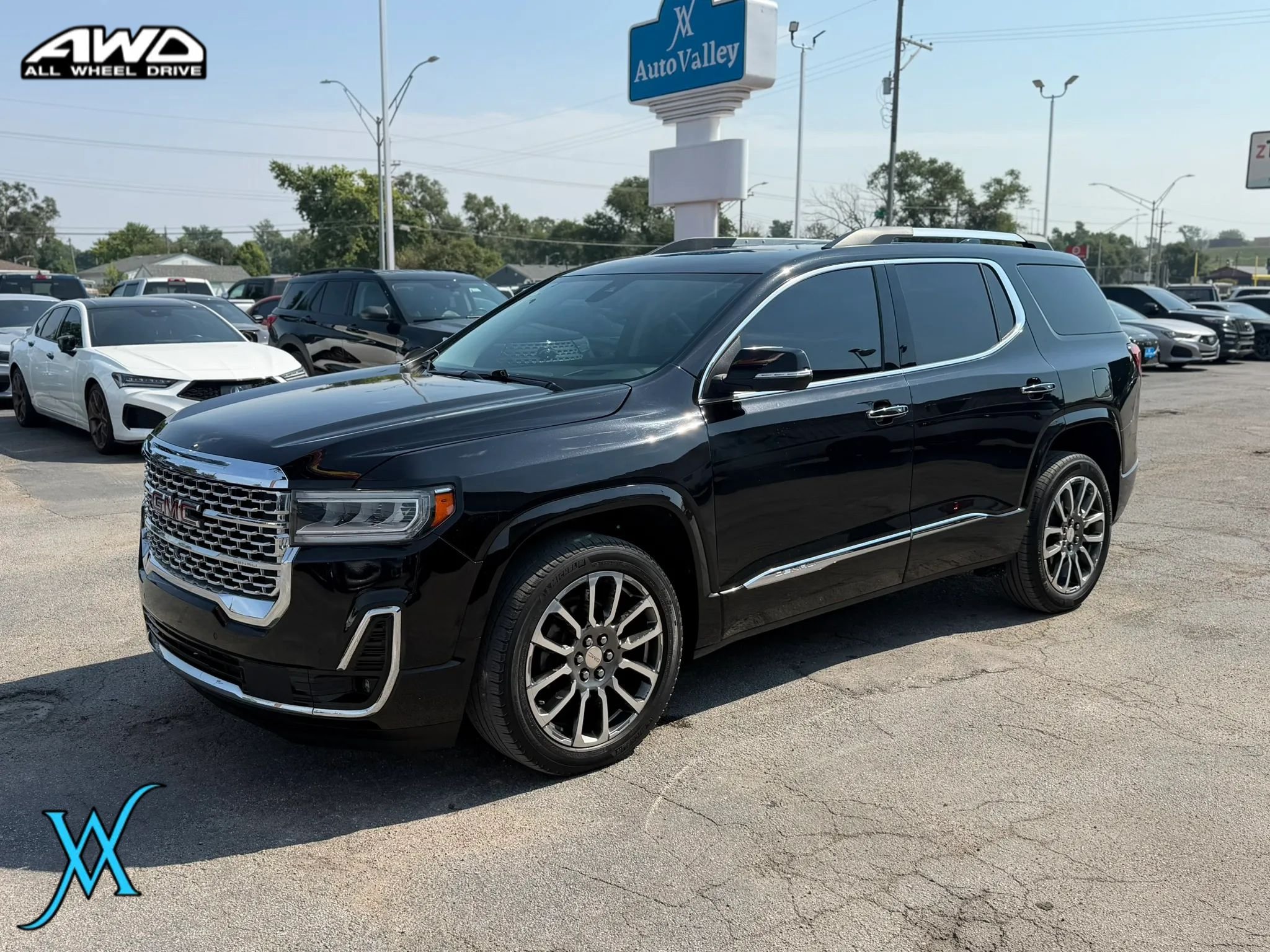 Used 2020 GMC Acadia Denali w/ Technology Package AWD/4WD image 3