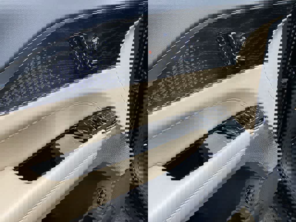 Certified 2026 Cadillac Vistiq Premium Luxury w/ LPO, Floor Liner Package image 15