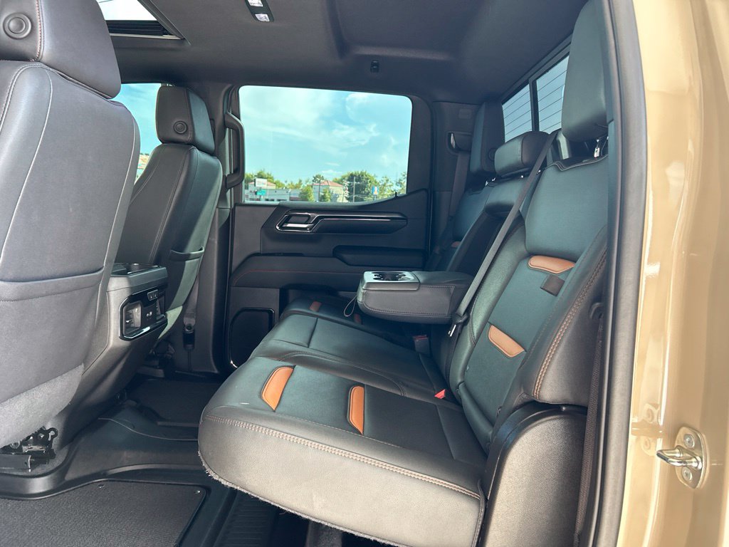 Used 2023 GMC Sierra 1500 AT4 w/ AT4 Preferred Package AWD/4WD image 9