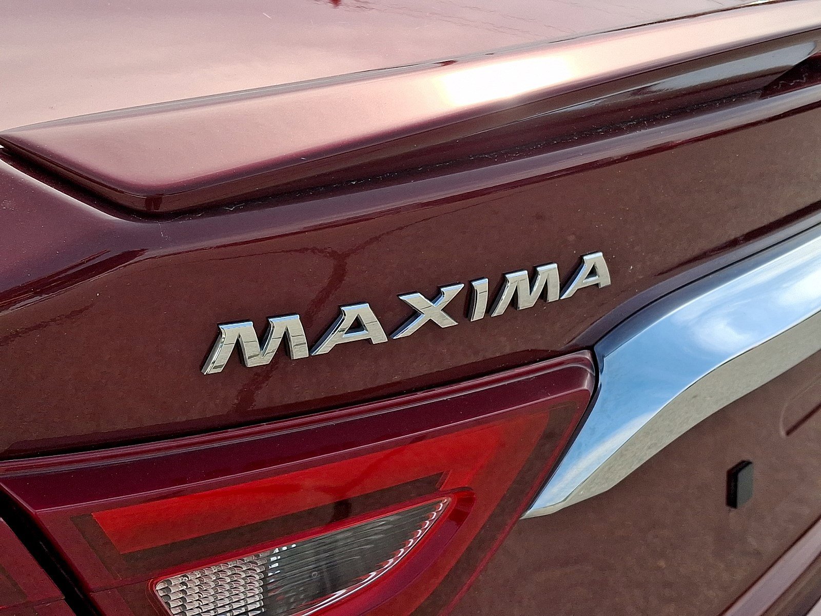 Used 2016 Nissan Maxima Platinum w/ Interior Lighting Package FWD image 30