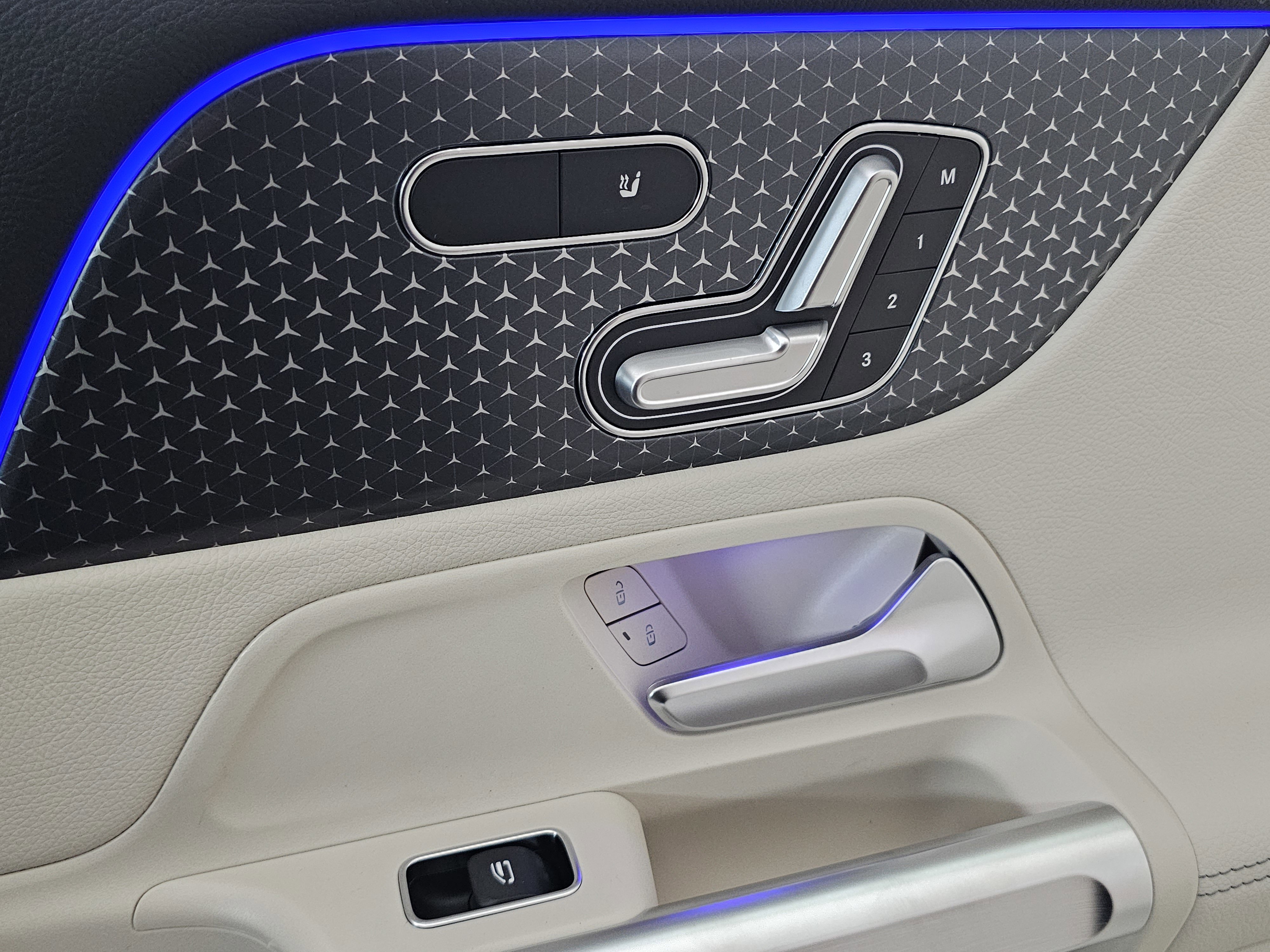 New 2026 Mercedes-Benz GLB 250 4MATIC image 21