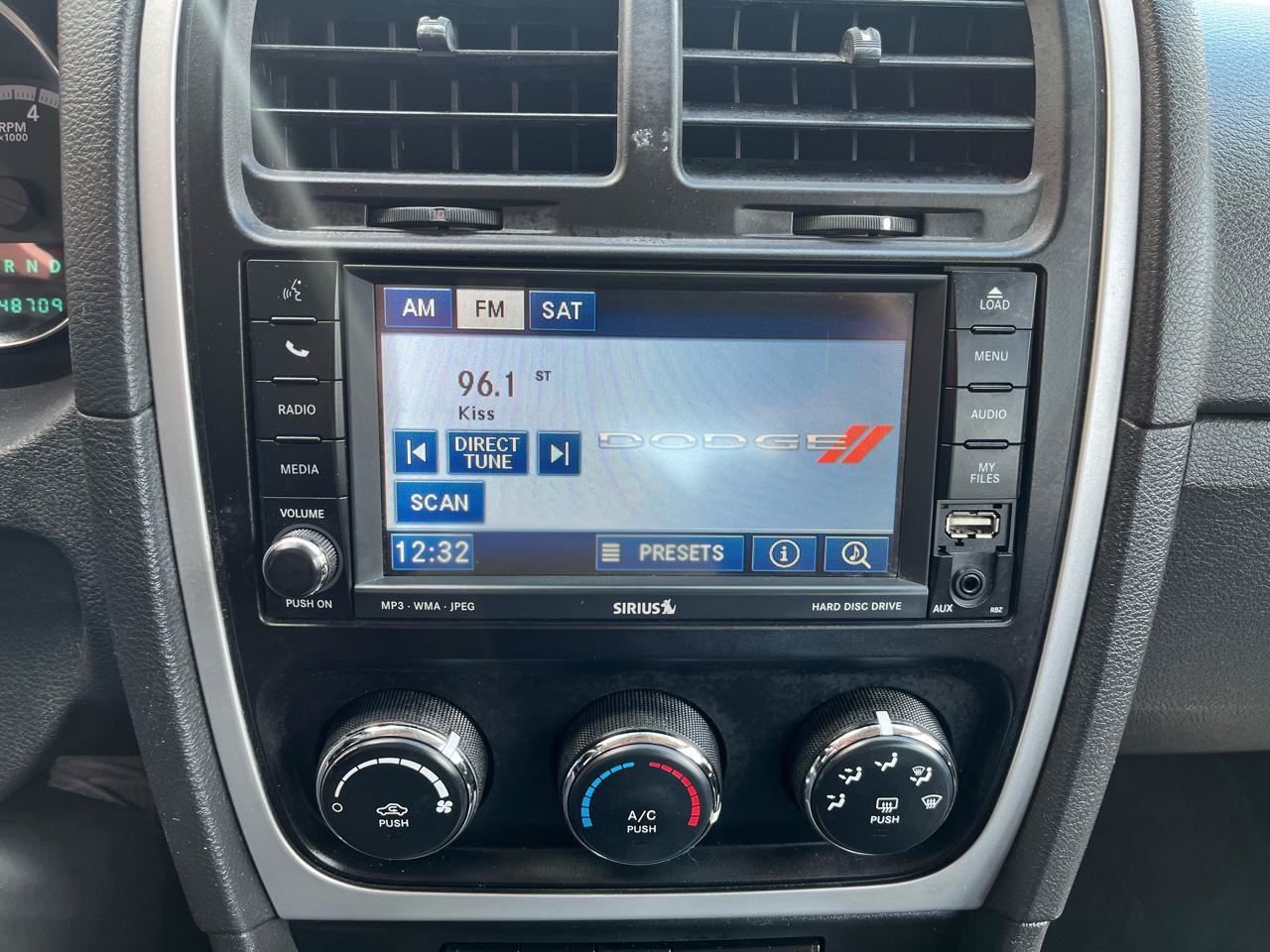 Used 2011 Dodge Caliber Mainstreet FWD image 16