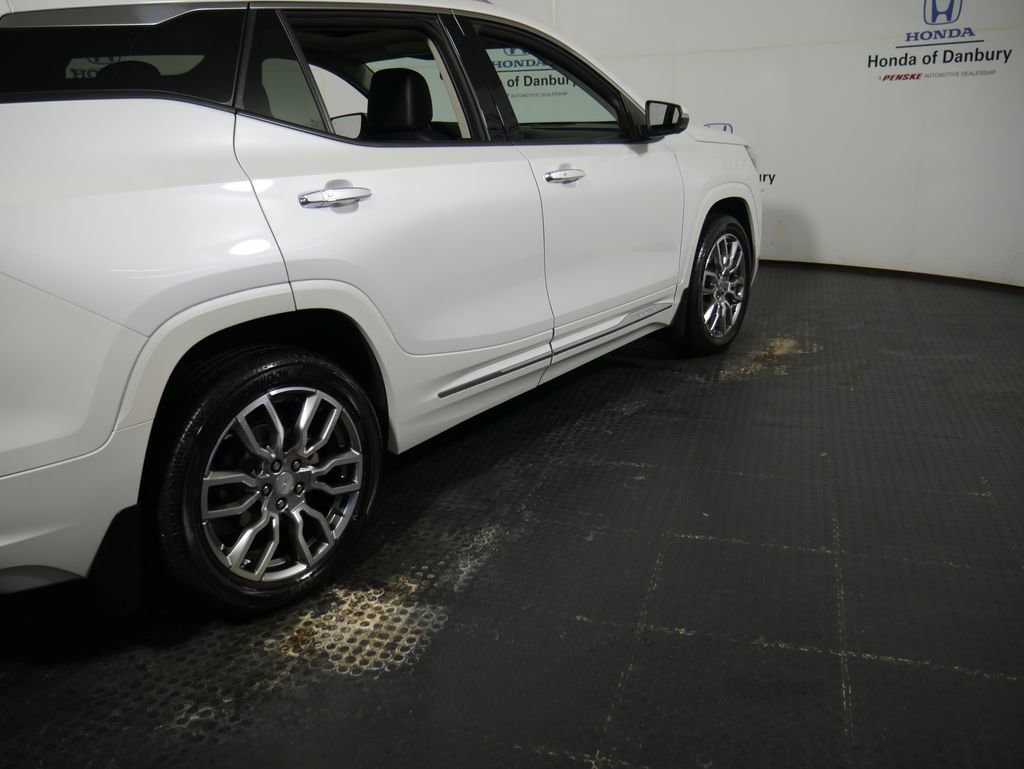 Used 2022 GMC Terrain Denali w/ Denali Premium Package image 4