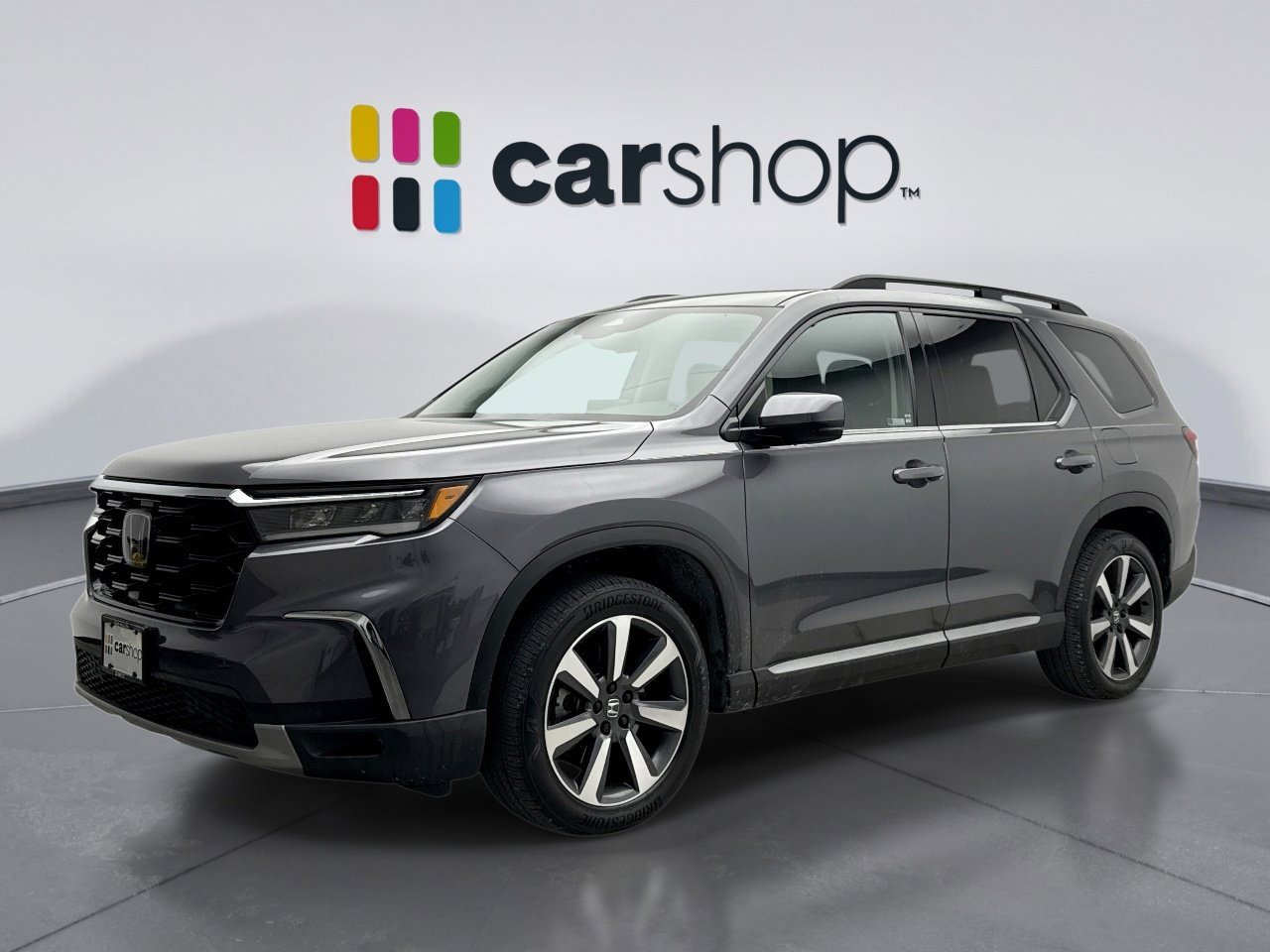 Used 2024 Honda Pilot Touring image 1