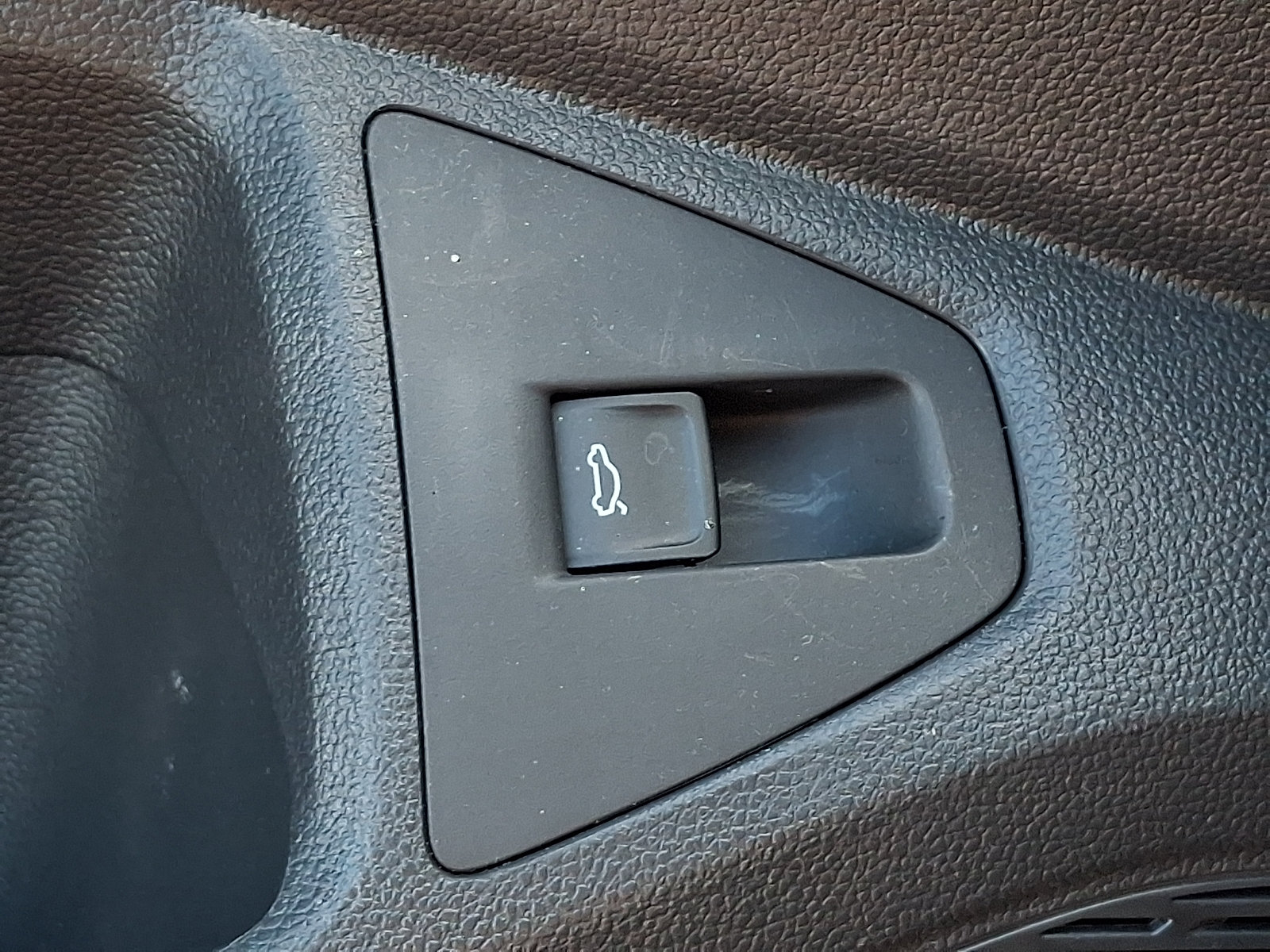 Certified 2025 Volkswagen Jetta Sport FWD image 26