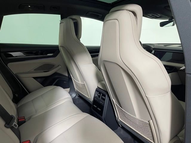 New 2025 Porsche Macan Electric image 21