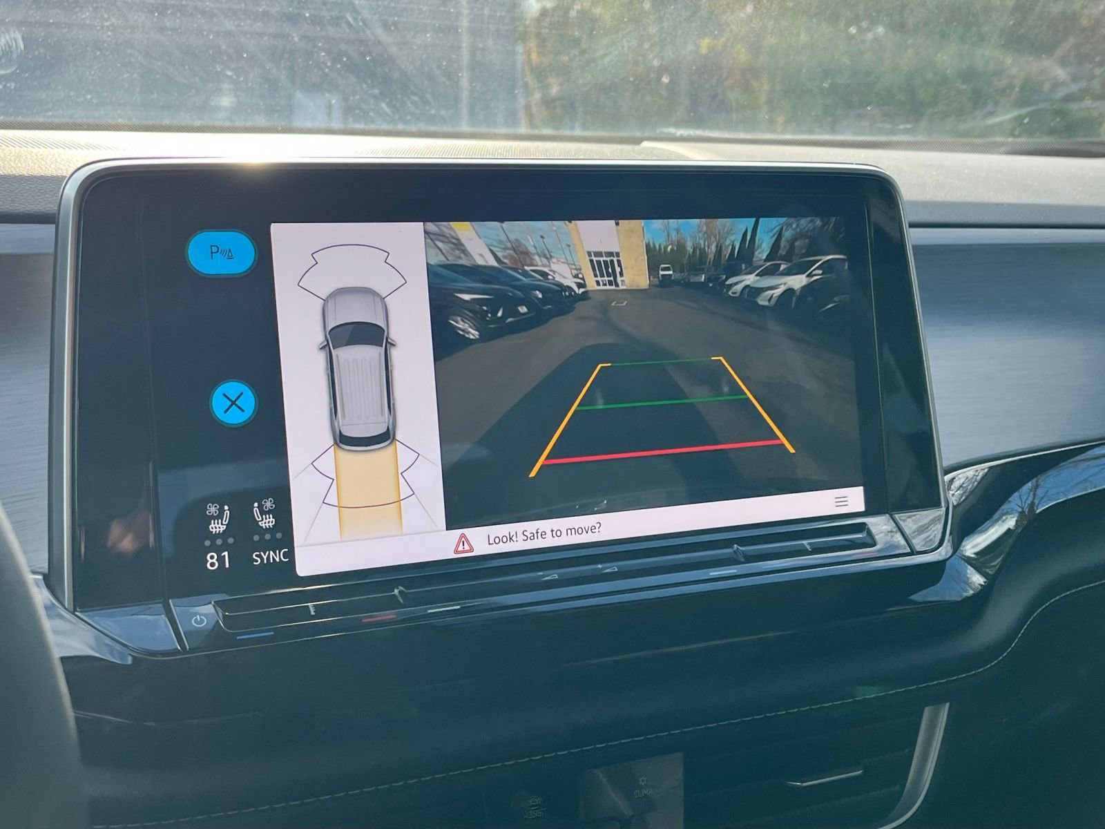 Used 2025 Volkswagen Atlas Cross Sport SE image 17