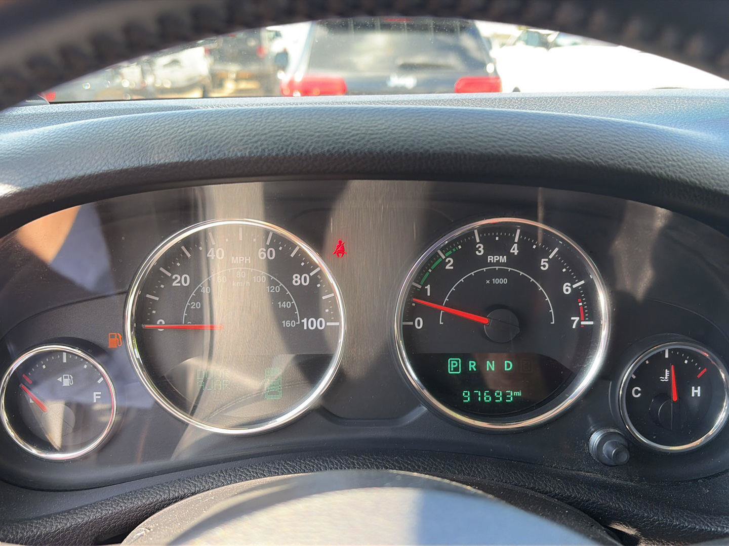 Used 2015 Jeep Wrangler Sahara w/ Connectivity Group AWD/4WD image 9