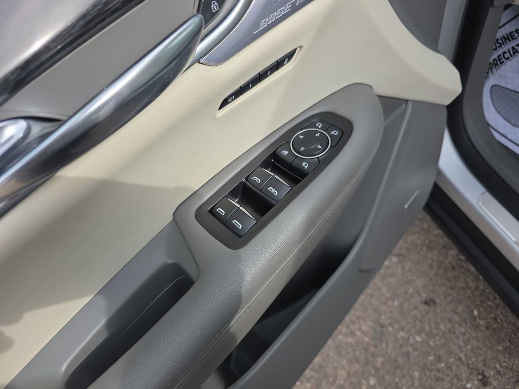 Used 2020 Cadillac XT6 Premium Luxury image 11