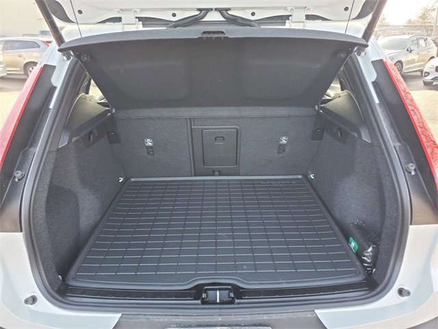 Certified 2025 Volvo XC40 B5 Core w/ Protection Package Premier image 36