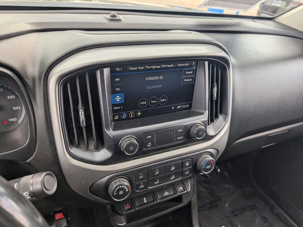 Used 2019 Chevrolet Colorado LT image 23