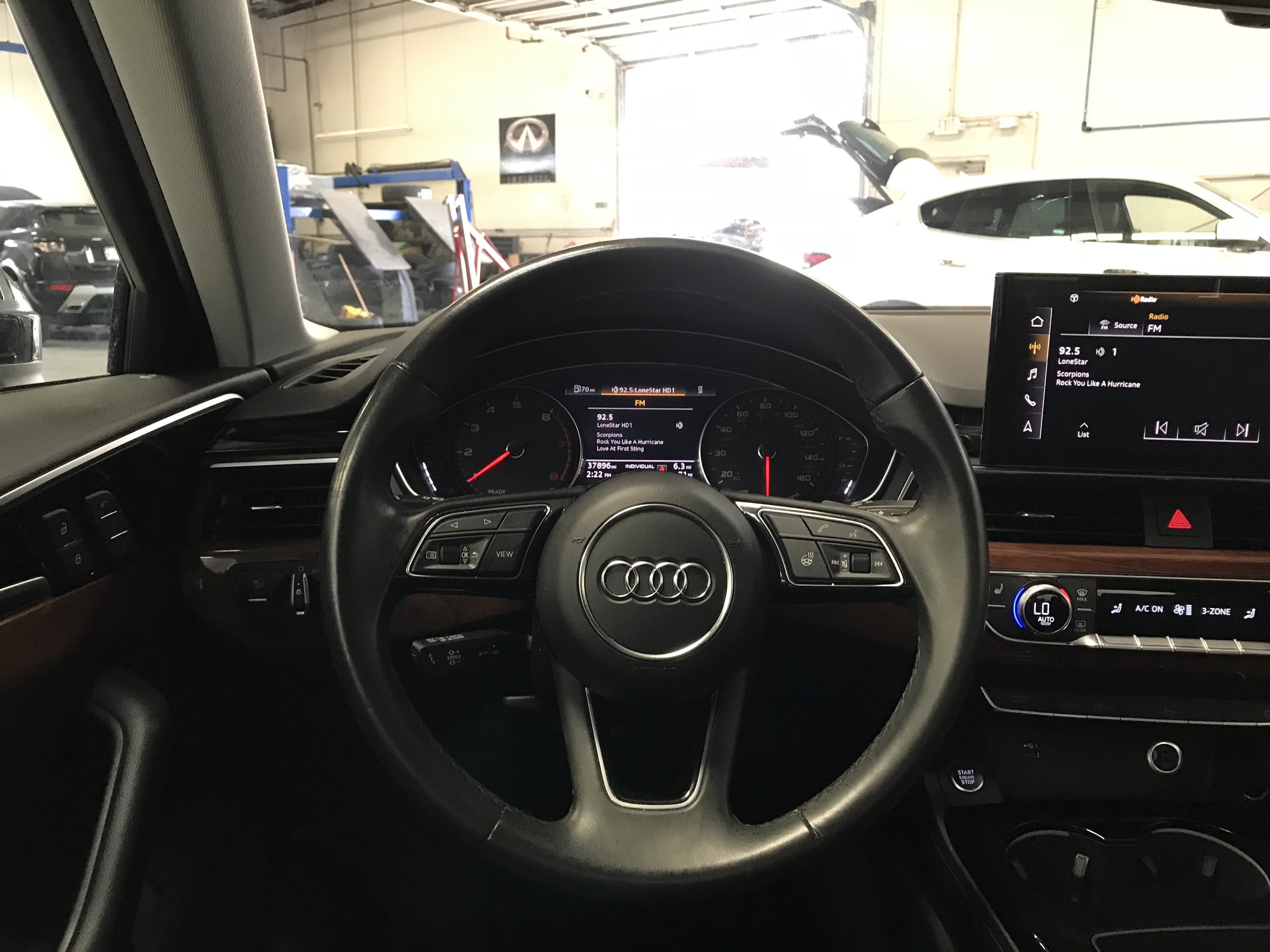 Used 2023 Audi A4 2.0T Premium w/ Convenience Package AWD/4WD image 17