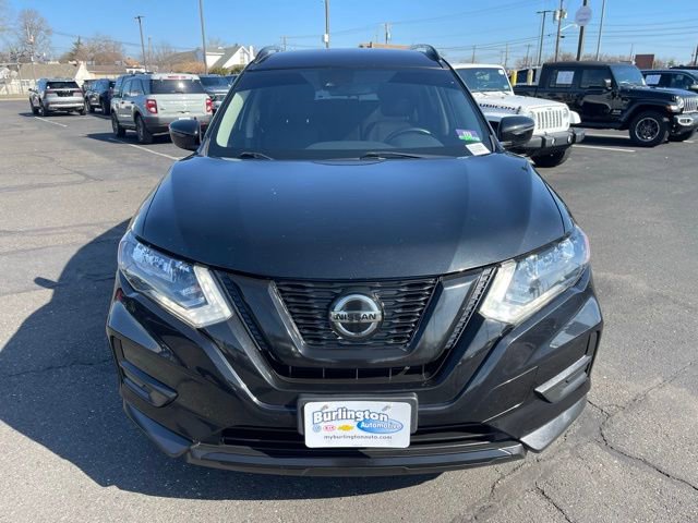 Used 2020 Nissan Rogue SV image 2