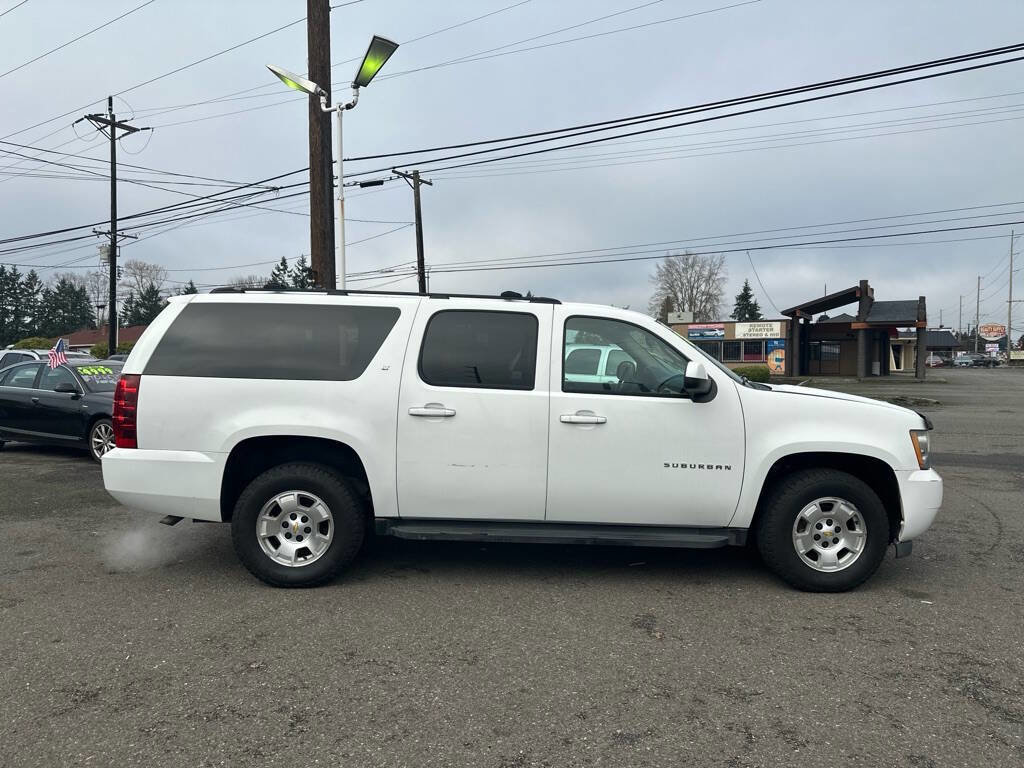 Used 2010 Chevrolet Suburban LT image 5