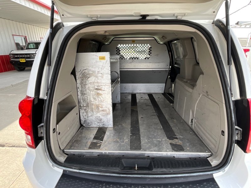 Used 2014 RAM C/V Tradesman image 10