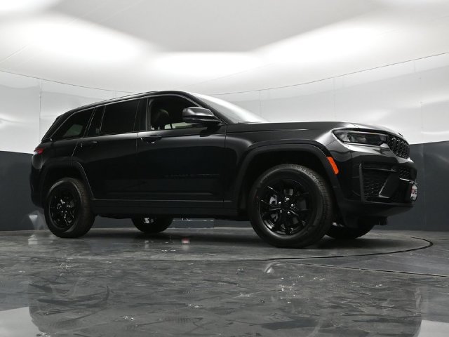 New 2026 Jeep Grand Cherokee Altitude AWD/4WD image 57