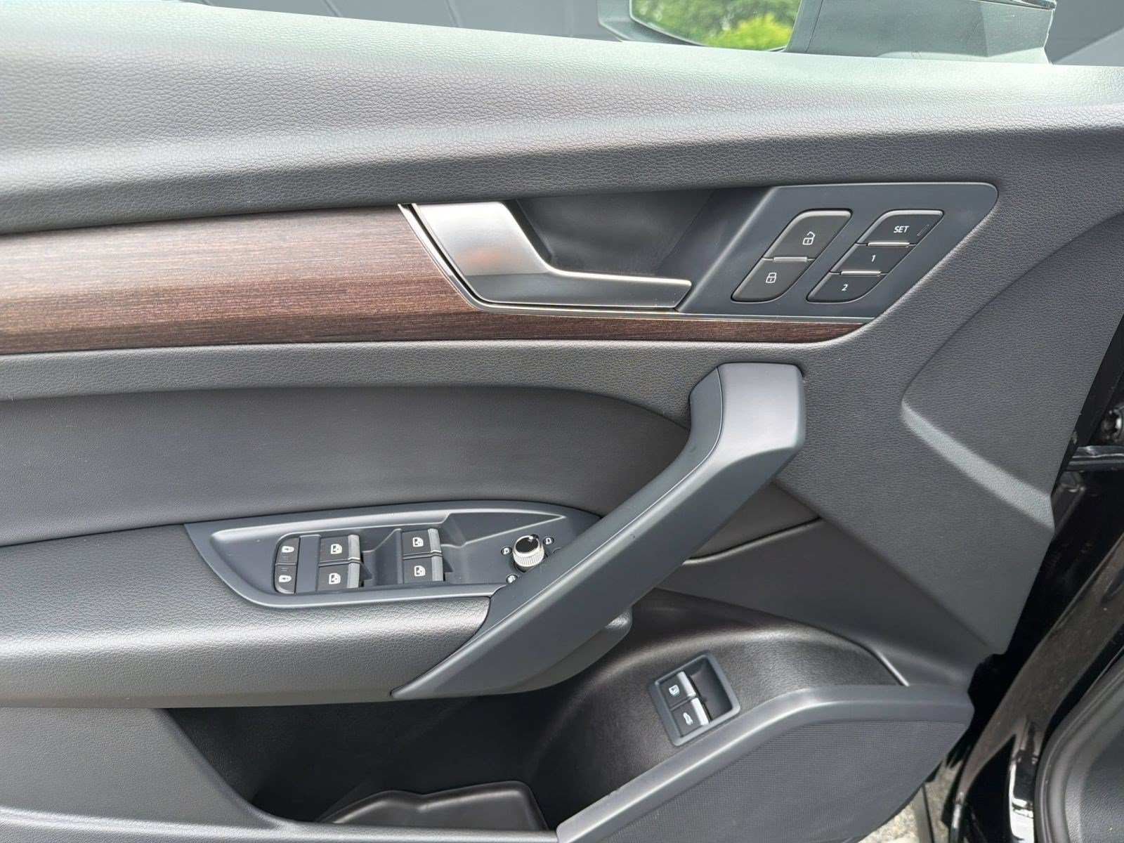 Used 2024 Audi Q5 e Premium w/ Convenience Package AWD/4WD image 13