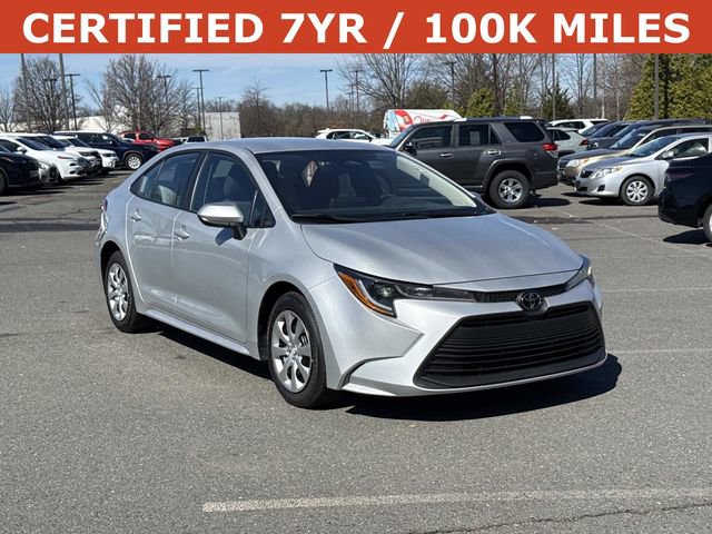 Used 2025 Toyota Corolla LE image 1