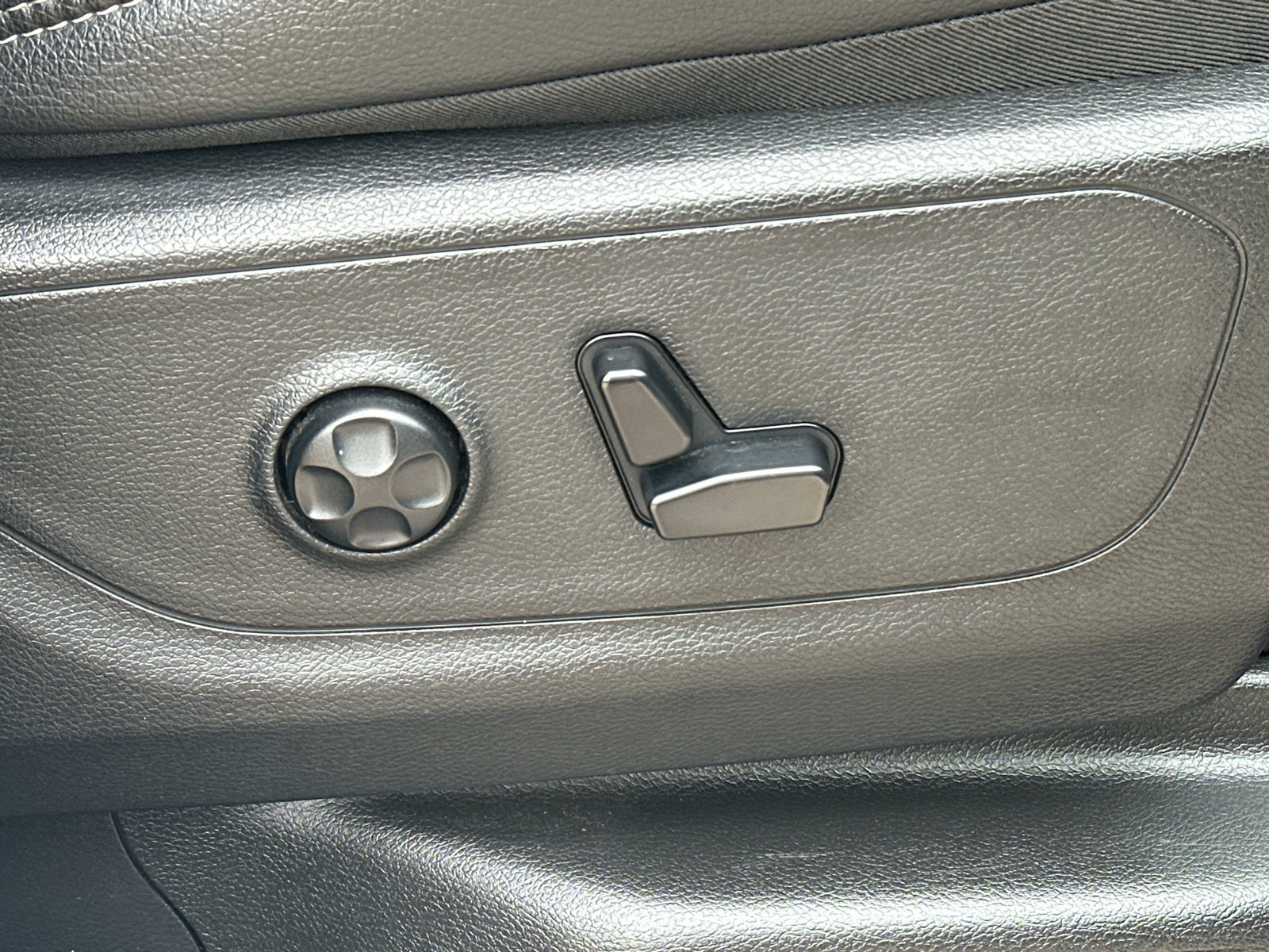 Used 2021 RAM 1500 Sport w/ Leather & Sound Group AWD/4WD image 37