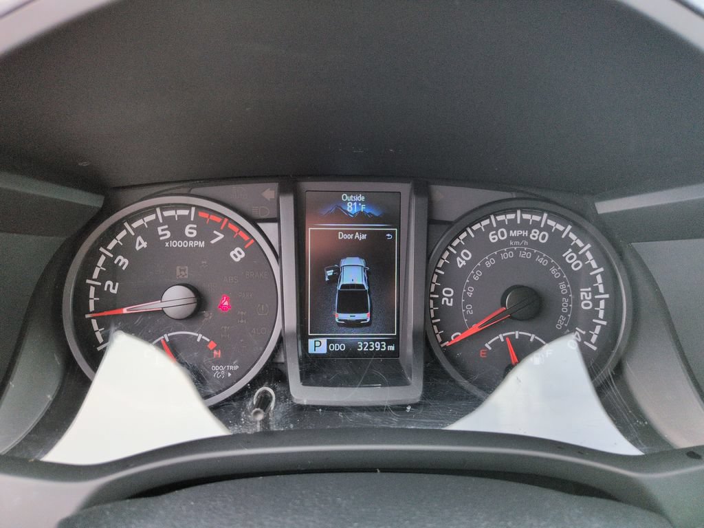 Used 2022 Toyota Tacoma SR AWD/4WD image 15