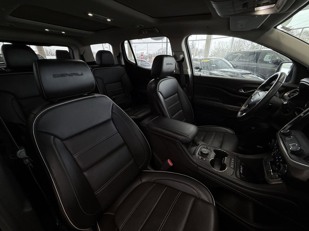 Used 2023 GMC Acadia Denali w/ Denali Ultimate Package AWD/4WD image 27