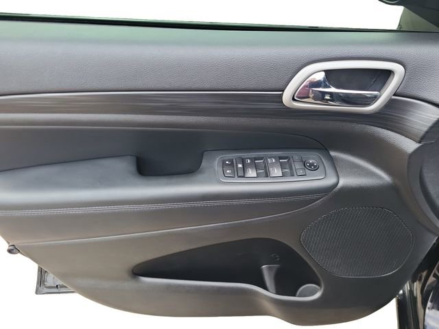 Used 2020 Jeep Grand Cherokee Altitude image 10