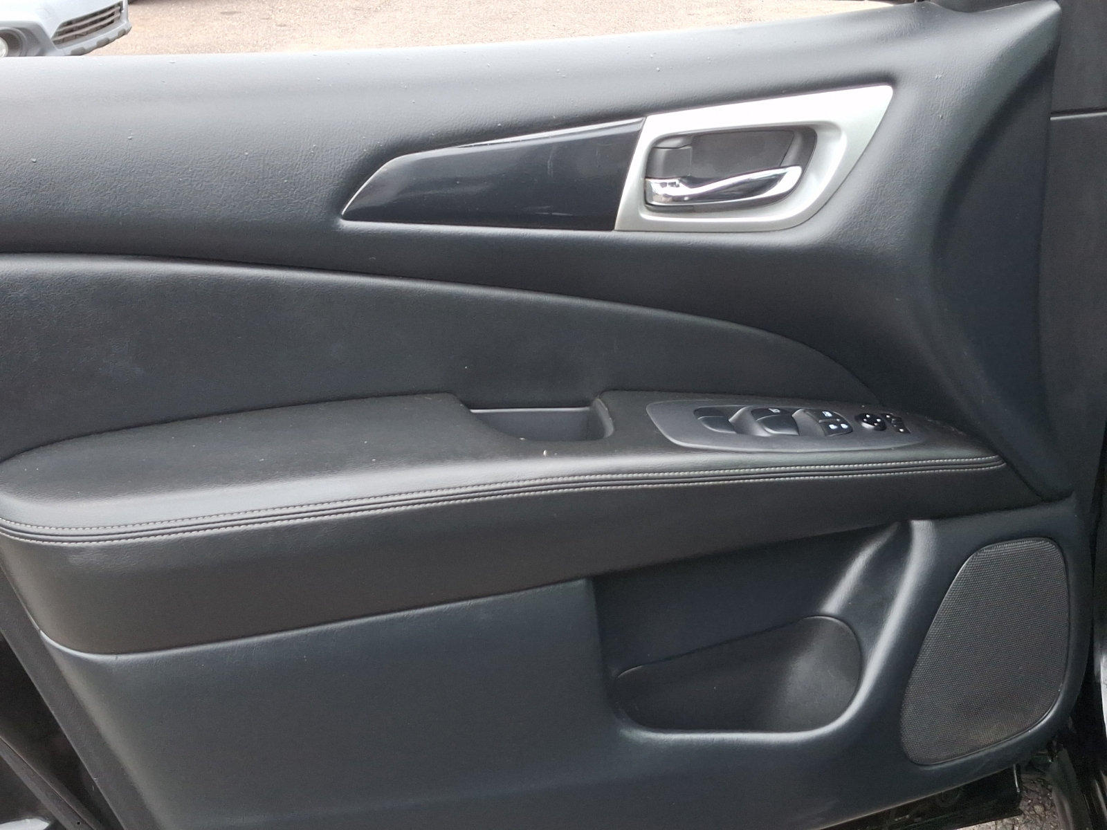 Used 2019 Nissan Pathfinder S AWD/4WD image 13