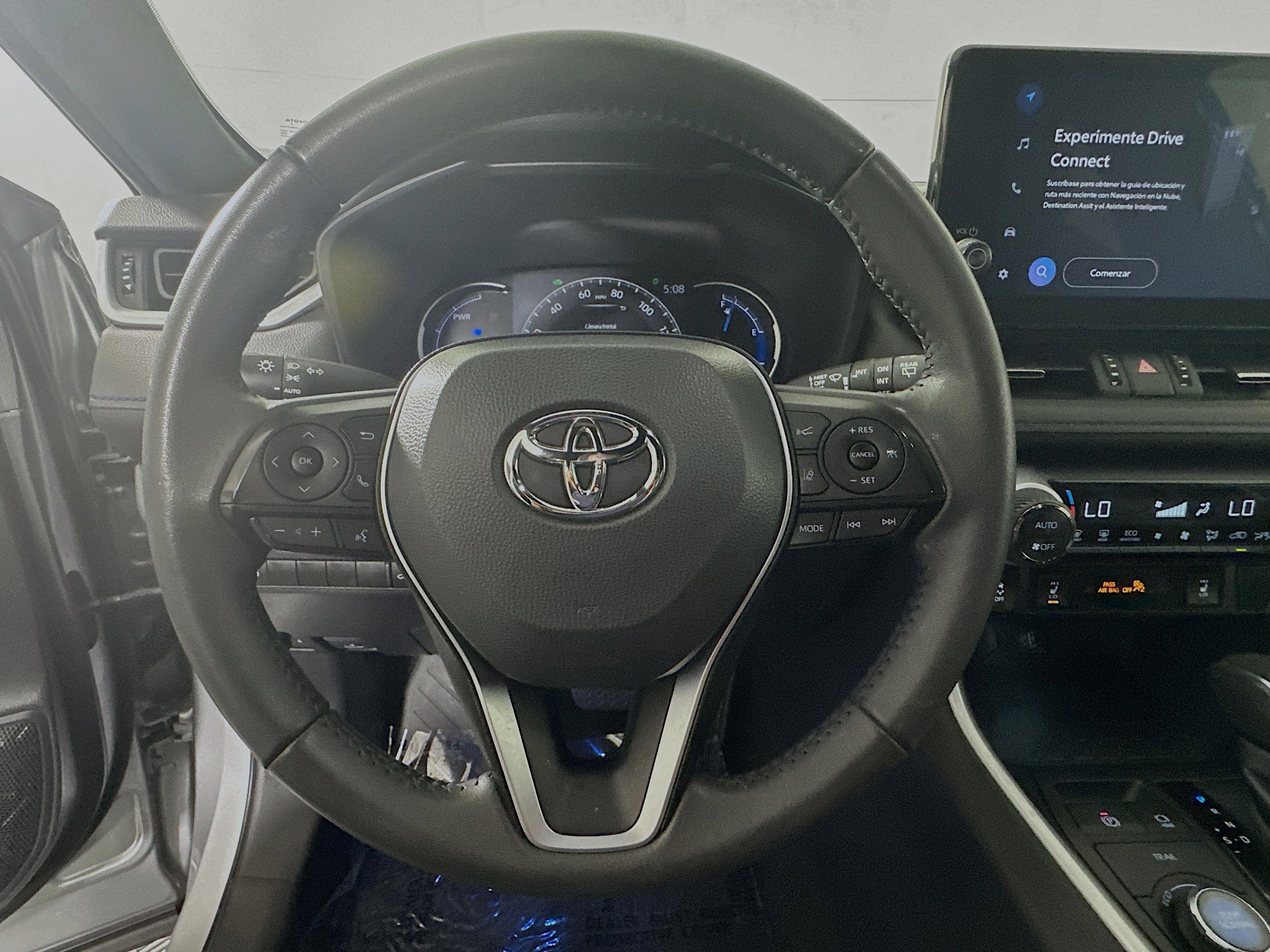 Used 2024 Toyota RAV4 XSE AWD/4WD image 15