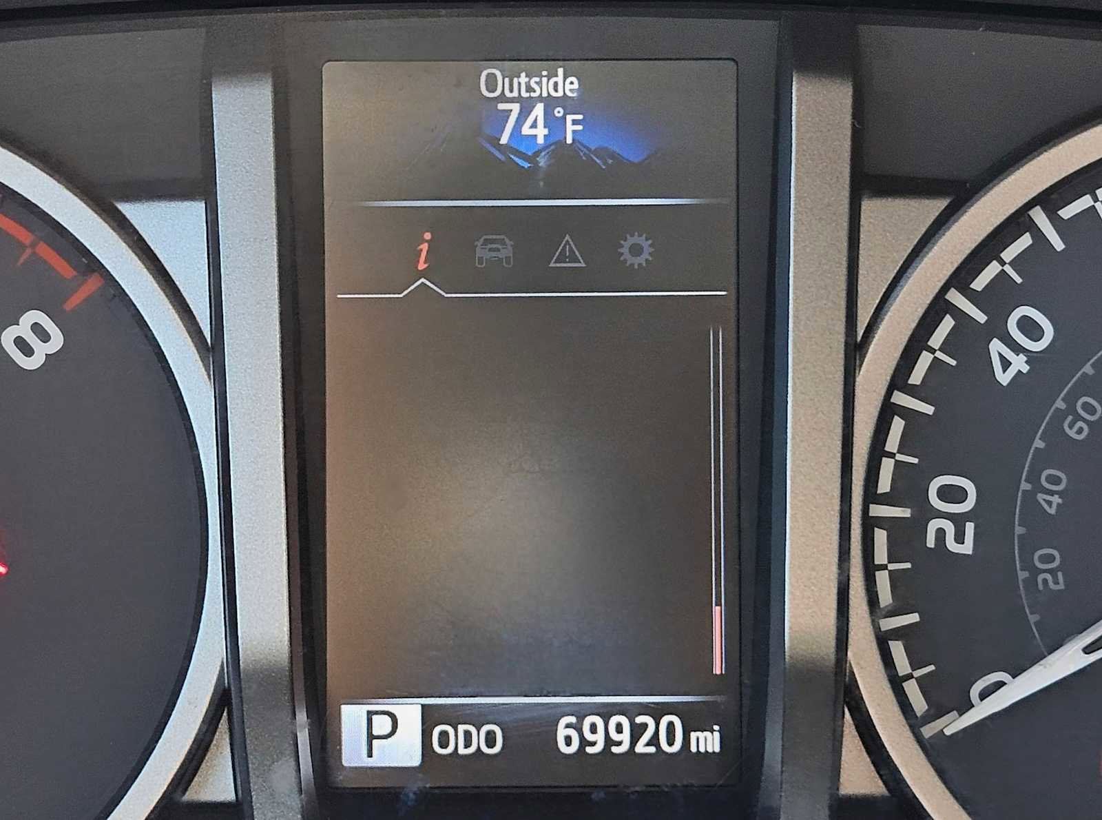 Used 2022 Toyota Tacoma SR5 w/ SR5 Appearance Package (SM) image 24