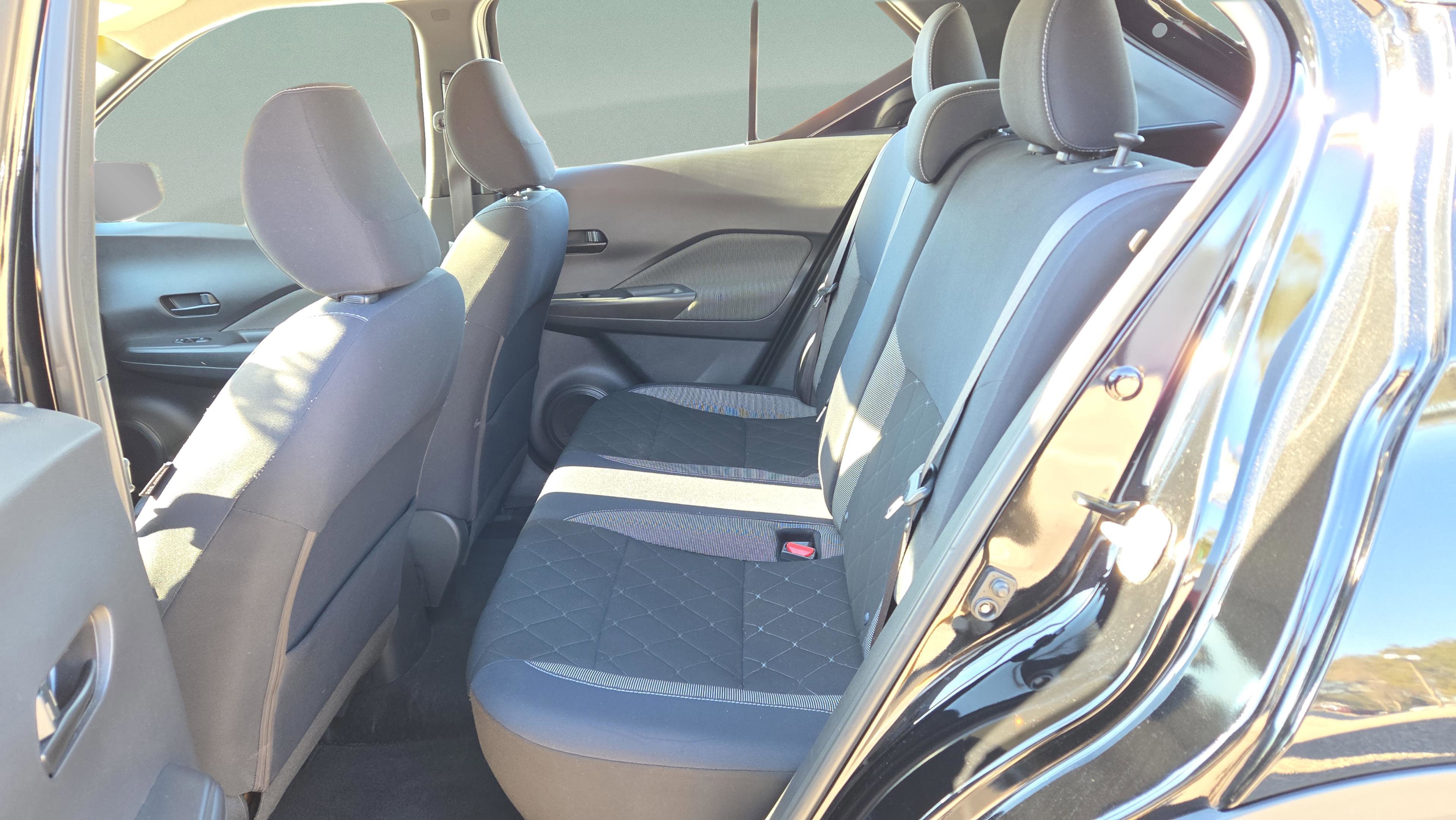 Used 2018 Nissan Kicks S image 14