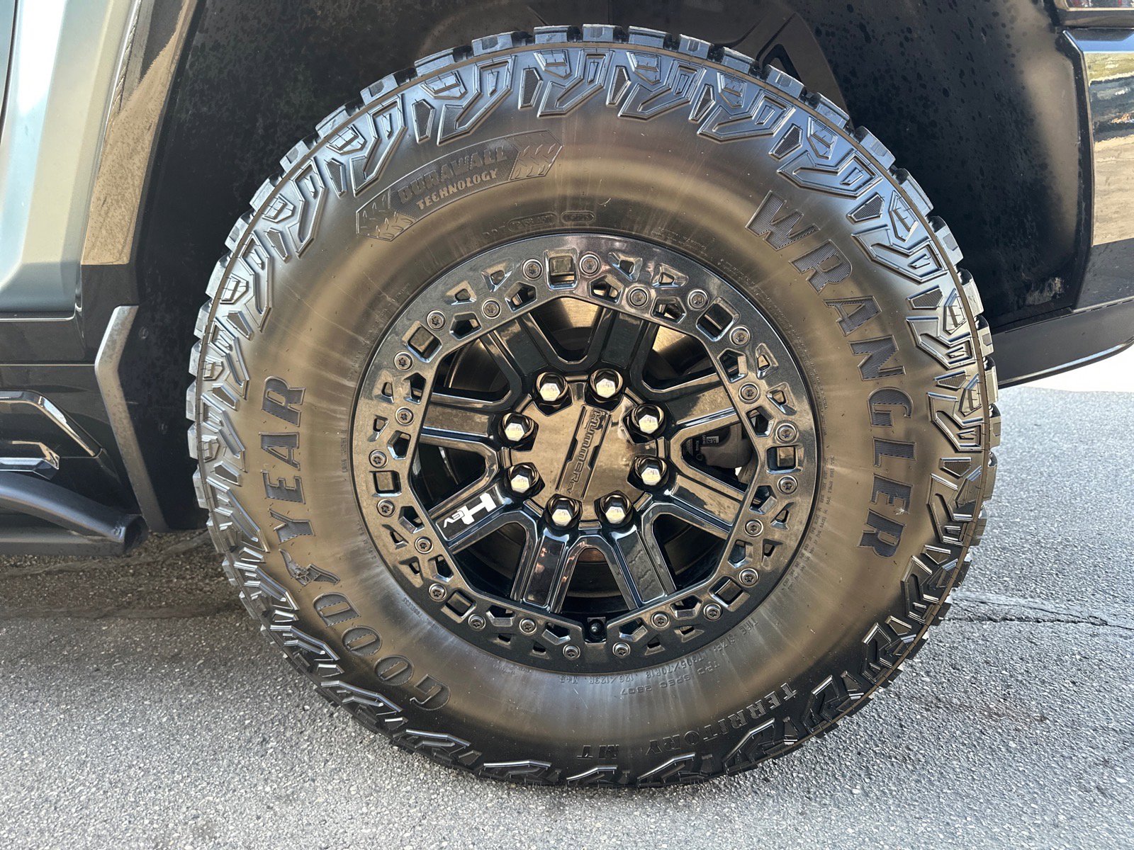 Used 2024 GMC Hummer EV 3X w/ Omega Edition AWD/4WD image 12