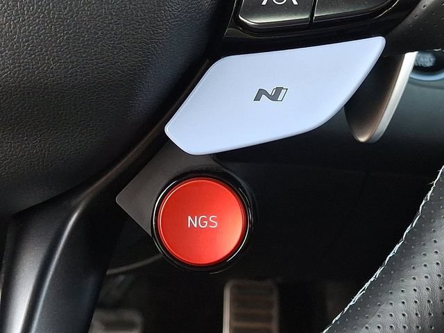 Used 2025 Hyundai Elantra N FWD image 27