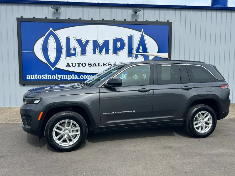 Used 2025 Jeep Grand Cherokee Laredo X w/ Luxury Tech Group I AWD/4WD image 1