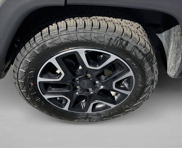 Used 2019 Jeep Compass Trailhawk w/ Leather Interior Group AWD/4WD image 9