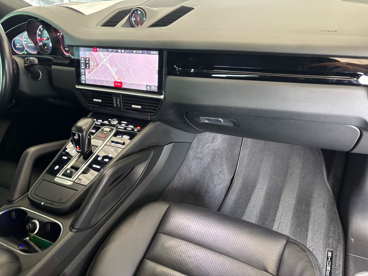 Used 2019 Porsche Cayenne AWD/4WD image 48