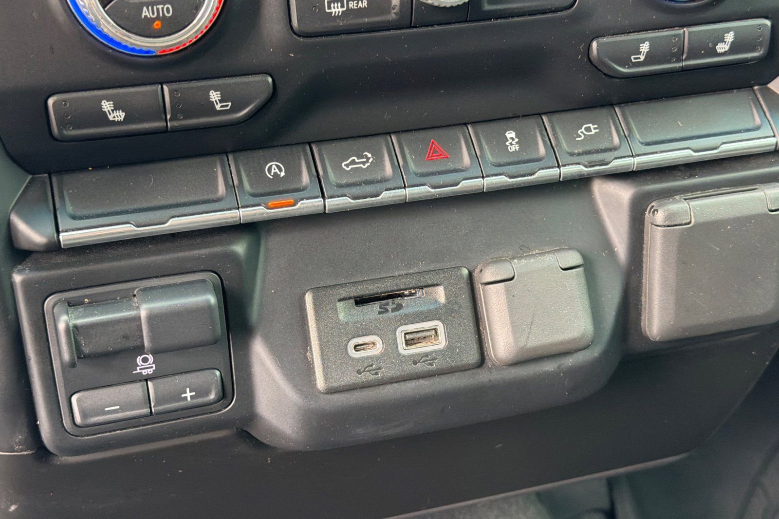 Used 2019 GMC Sierra 1500 SLT AWD/4WD image 30