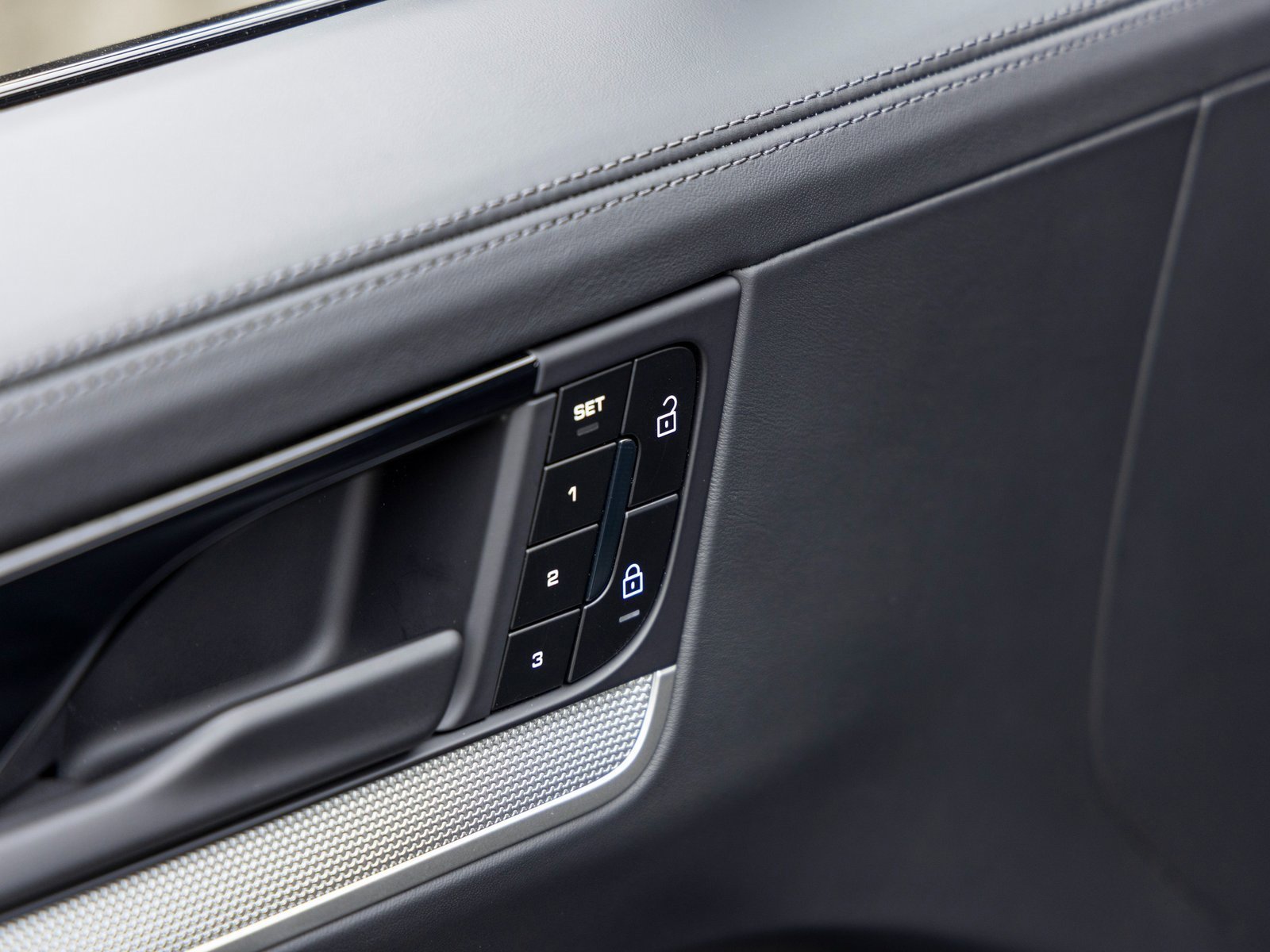 New 2025 Porsche Cayenne S image 22