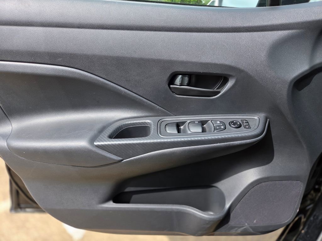 Used 2025 Nissan Versa S FWD image 26