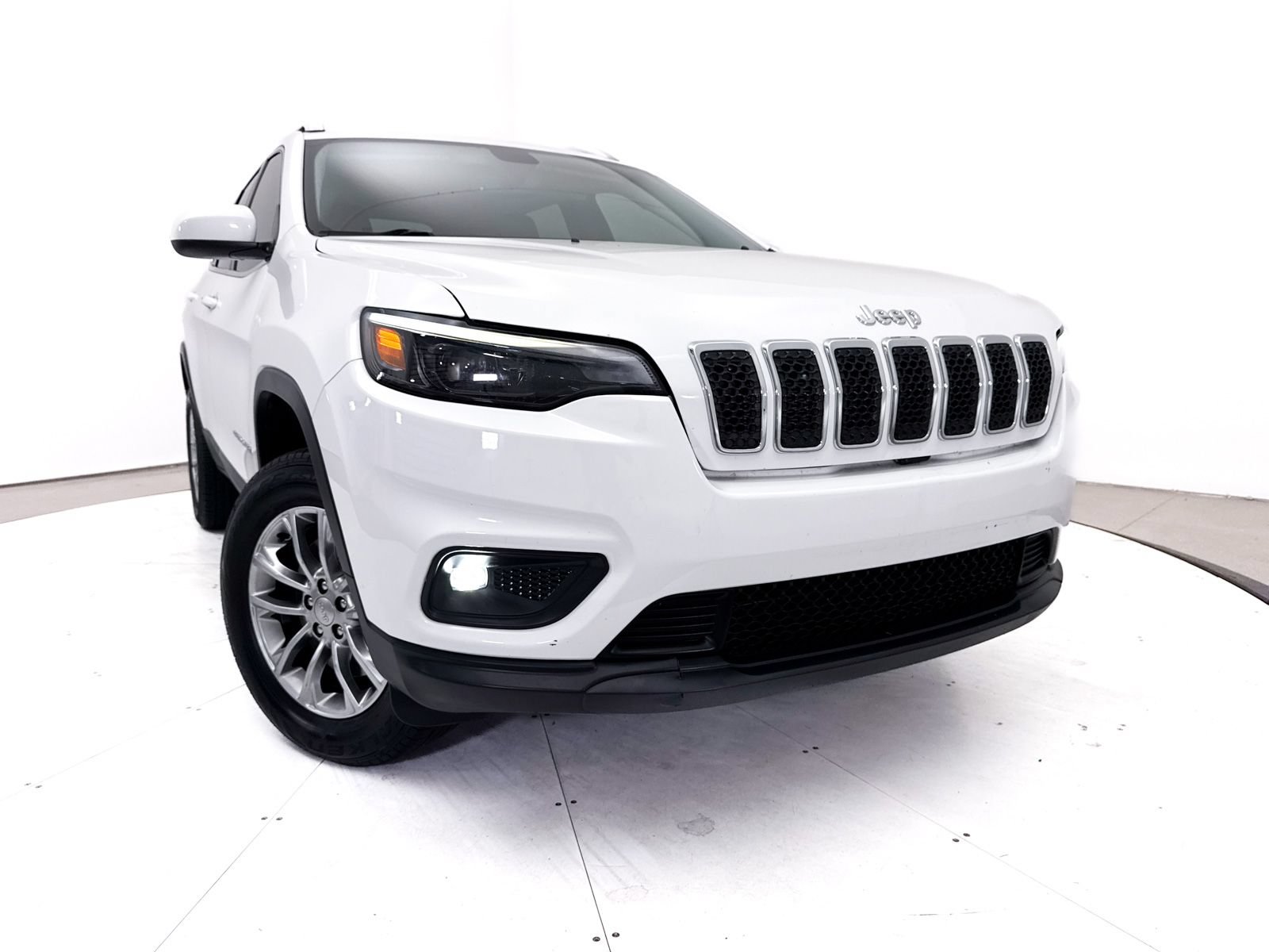 Used 2019 Jeep Cherokee Latitude Plus w/ Comfort/Convenience Group AWD/4WD image 6